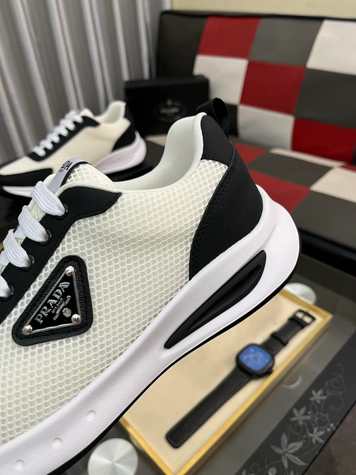 Men's shoes 💰440⌚️⌚️ PRADA [Prada] popular men's shoes, casual shoes and sports shoes! High-end quality 🍀 The upper is made of imported original cowhide 💥 cowhide lining; the original molded outsole. The style is upright and elegant, comfortable and versatile💪 Three quality guarantees Size number: 38-44, 4️⃣ colors available